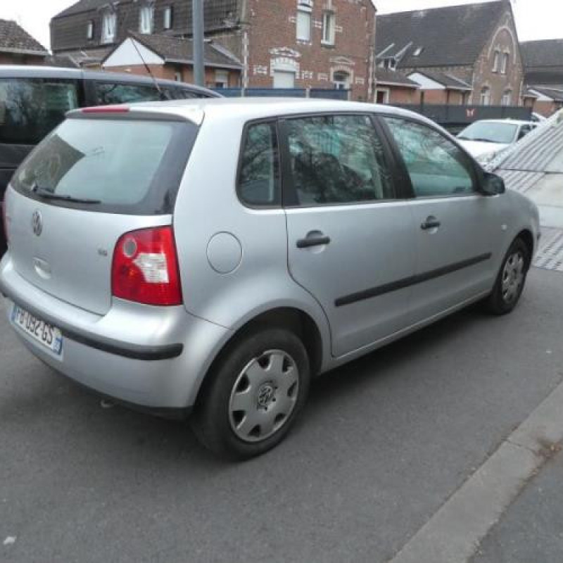 Malle/Hayon arriere VOLKSWAGEN POLO 4 Photo n°5