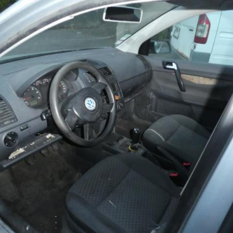 Malle/Hayon arriere VOLKSWAGEN POLO 4 Photo n°7