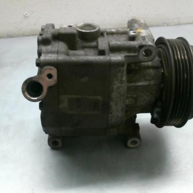 Compresseur clim FIAT IDEA Photo n°1