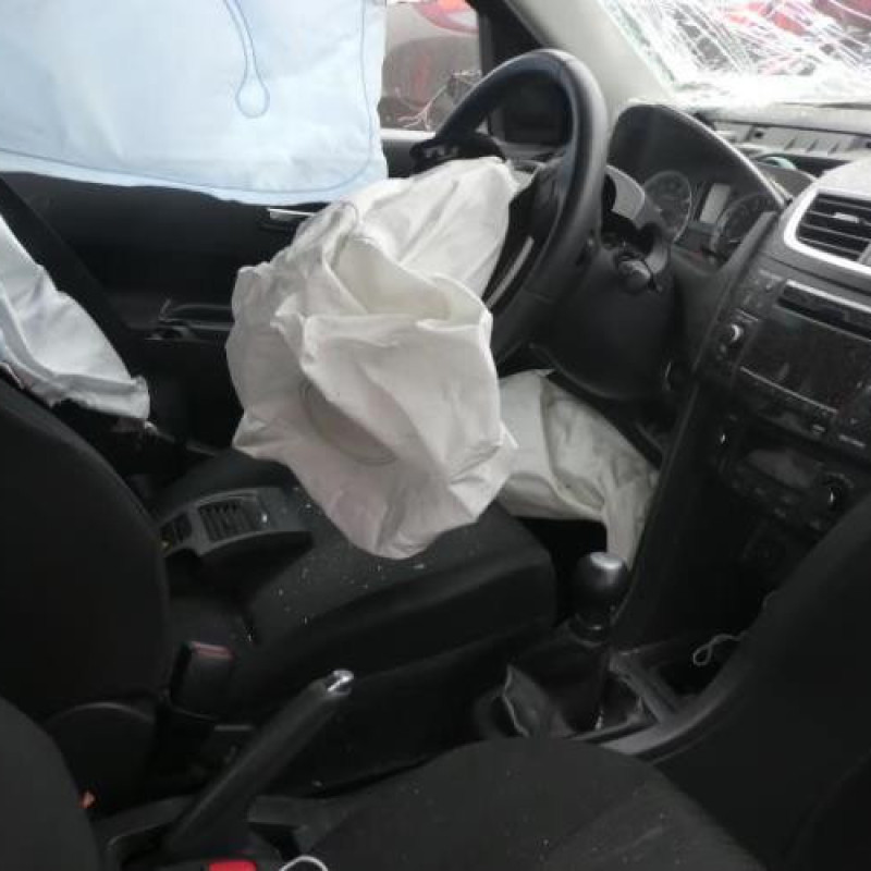 Compresseur clim SUZUKI SWIFT 4 Photo n°8