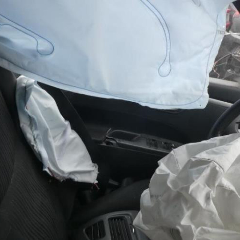 Compresseur clim SUZUKI SWIFT 4 Photo n°11