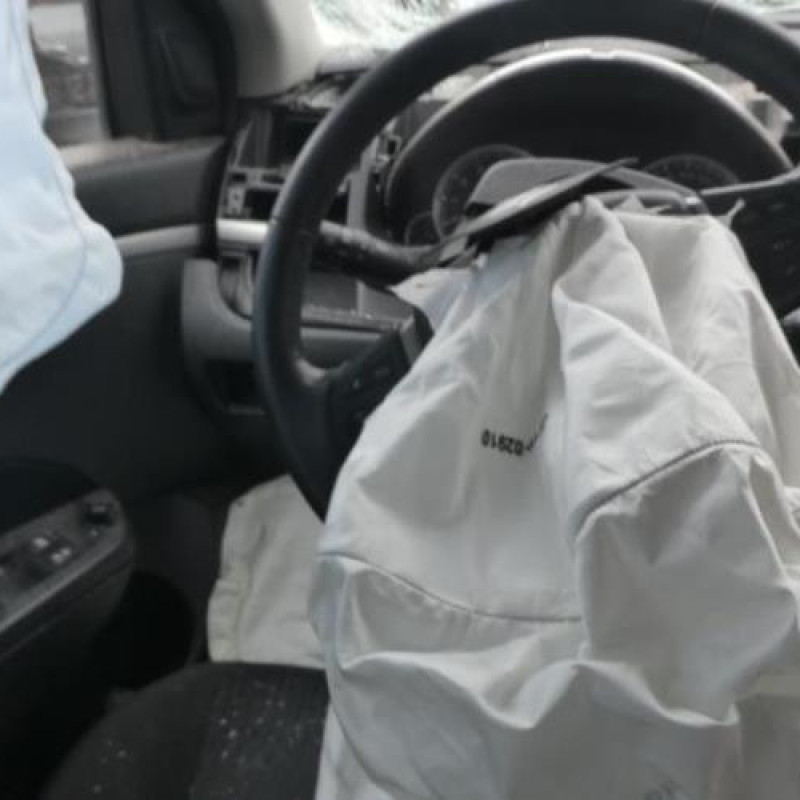 Compresseur clim SUZUKI SWIFT 4 Photo n°12