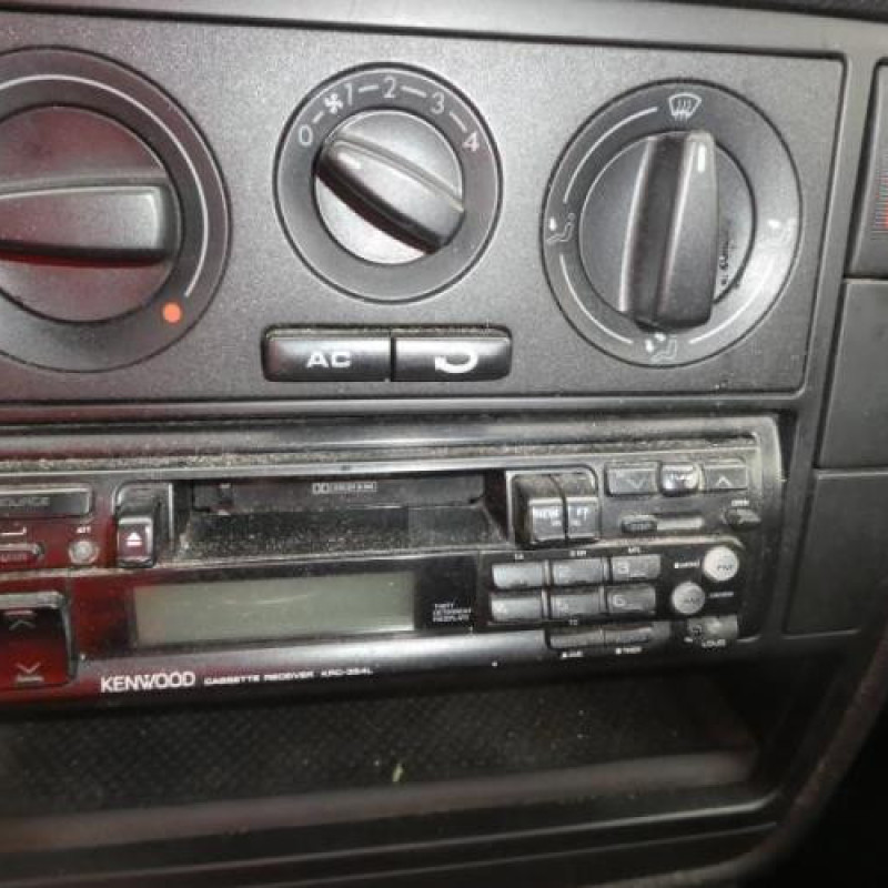 Compresseur clim VOLKSWAGEN PASSAT 4 Photo n°12