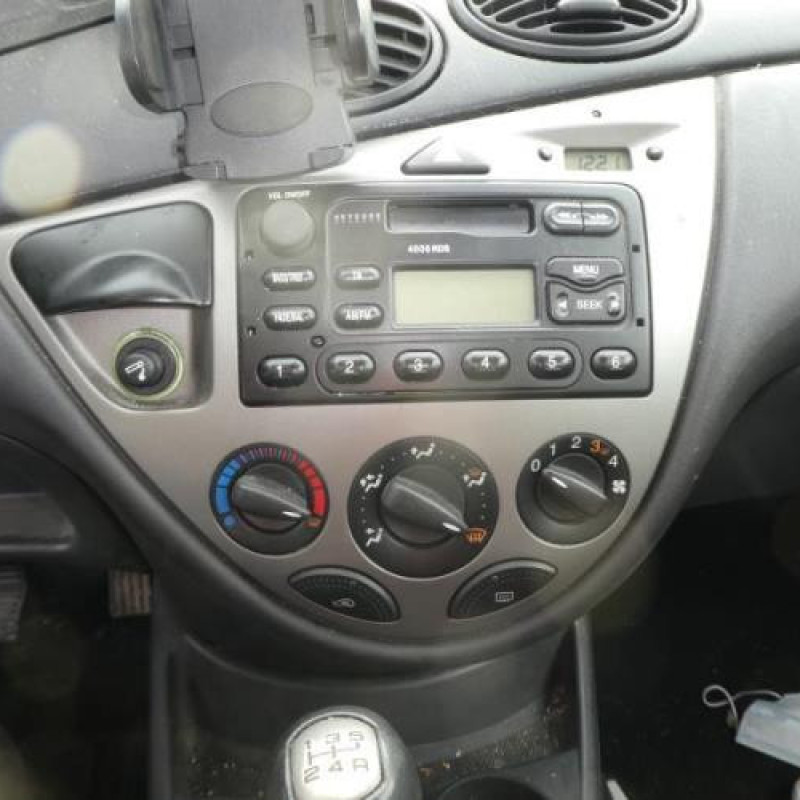 Air bag conducteur FORD FOCUS 1 Photo n°8