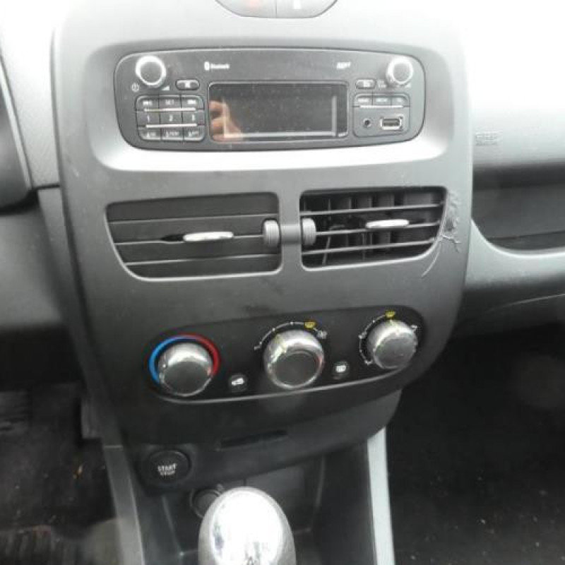 Volant RENAULT CLIO 4 Photo n°9