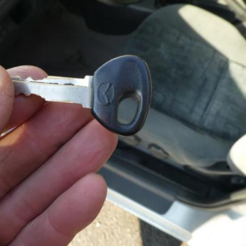 Porte avant droit MAZDA 626 4 Photo n°15