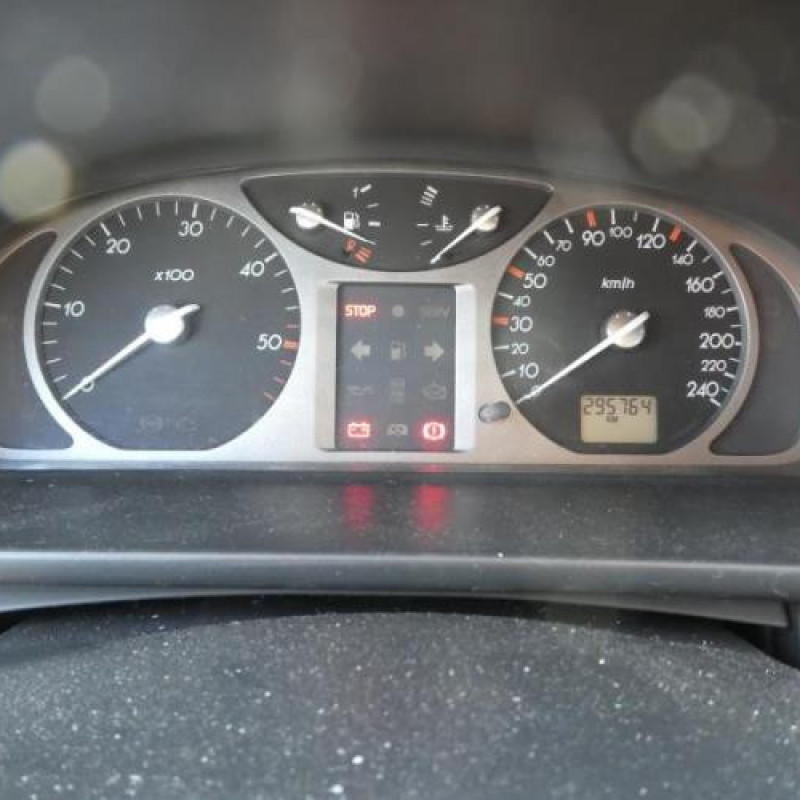 Porte avant gauche RENAULT LAGUNA 2 Photo n°11