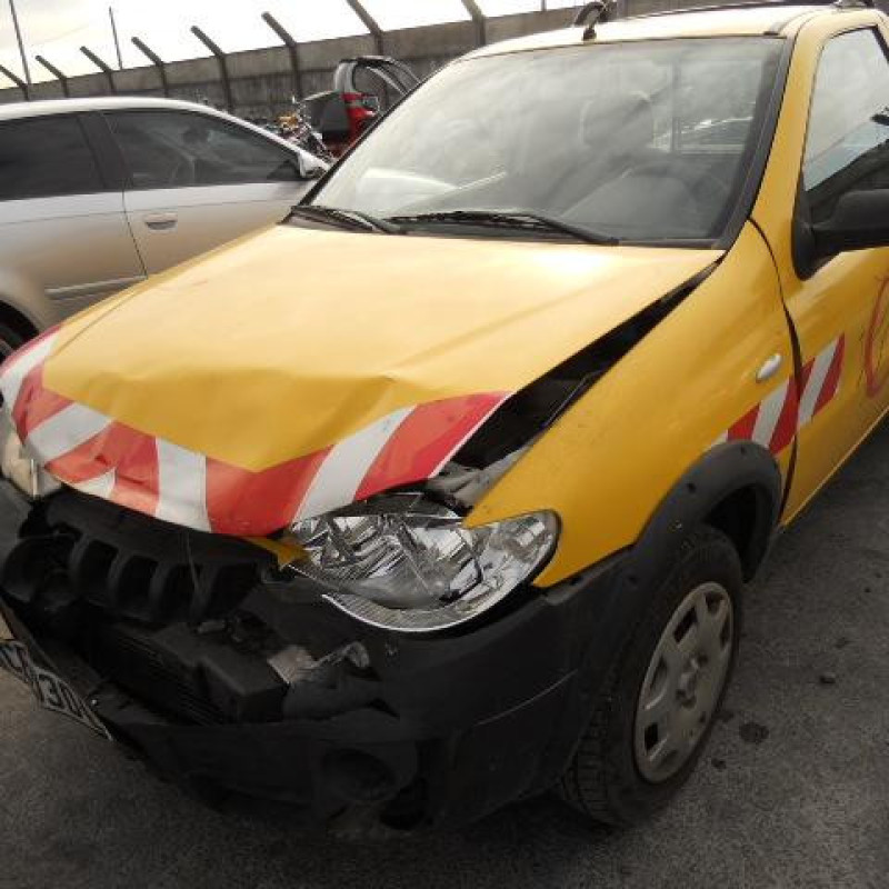 Feu arriere stop central FIAT STRADA Photo n°3