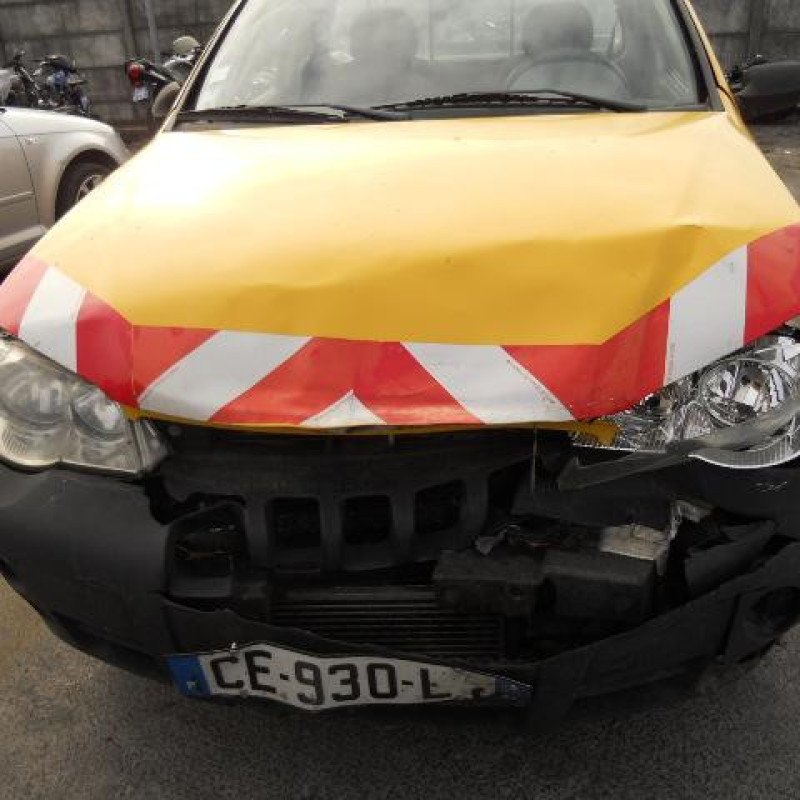 Feu arriere stop central FIAT STRADA Photo n°4