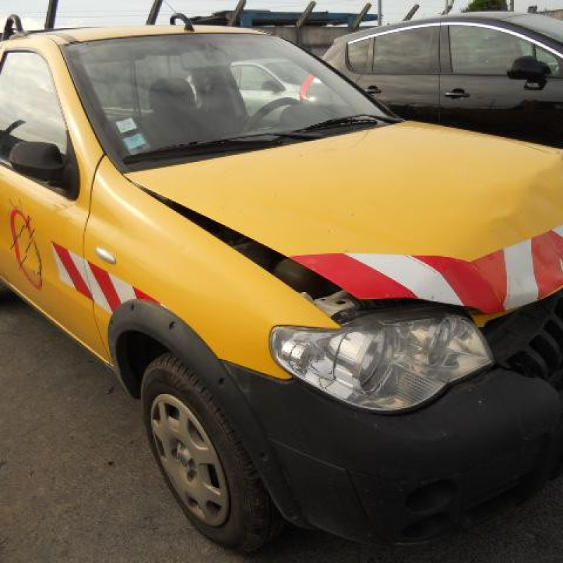 Feu arriere stop central FIAT STRADA Photo n°5