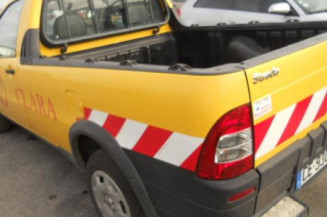 Feu arriere stop central FIAT STRADA