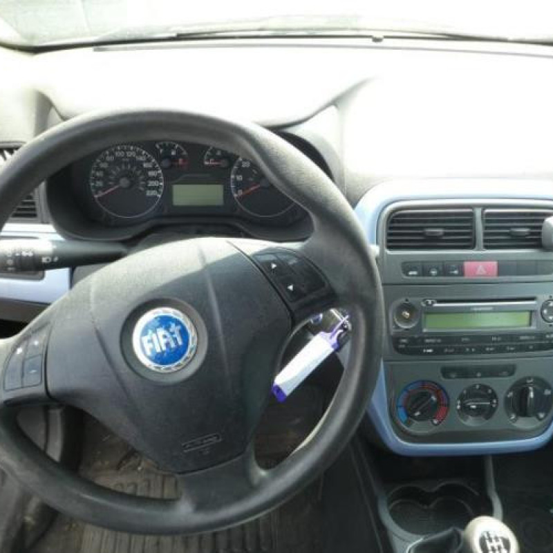 Malle/Hayon arriere FIAT GRANDE PUNTO Photo n°9