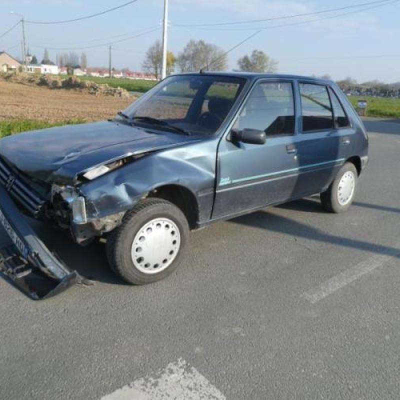 Retroviseur droit PEUGEOT 205 Photo n°4