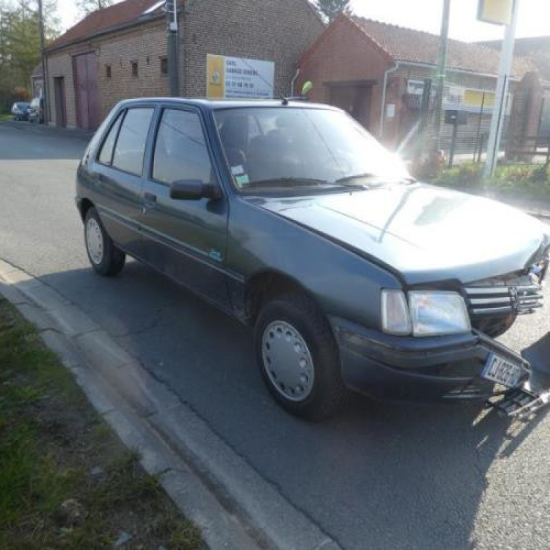 Retroviseur droit PEUGEOT 205 Photo n°5