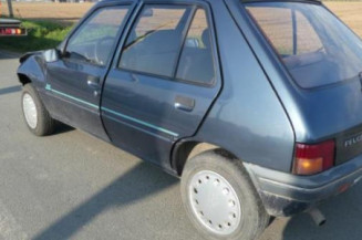 Retroviseur droit PEUGEOT 205