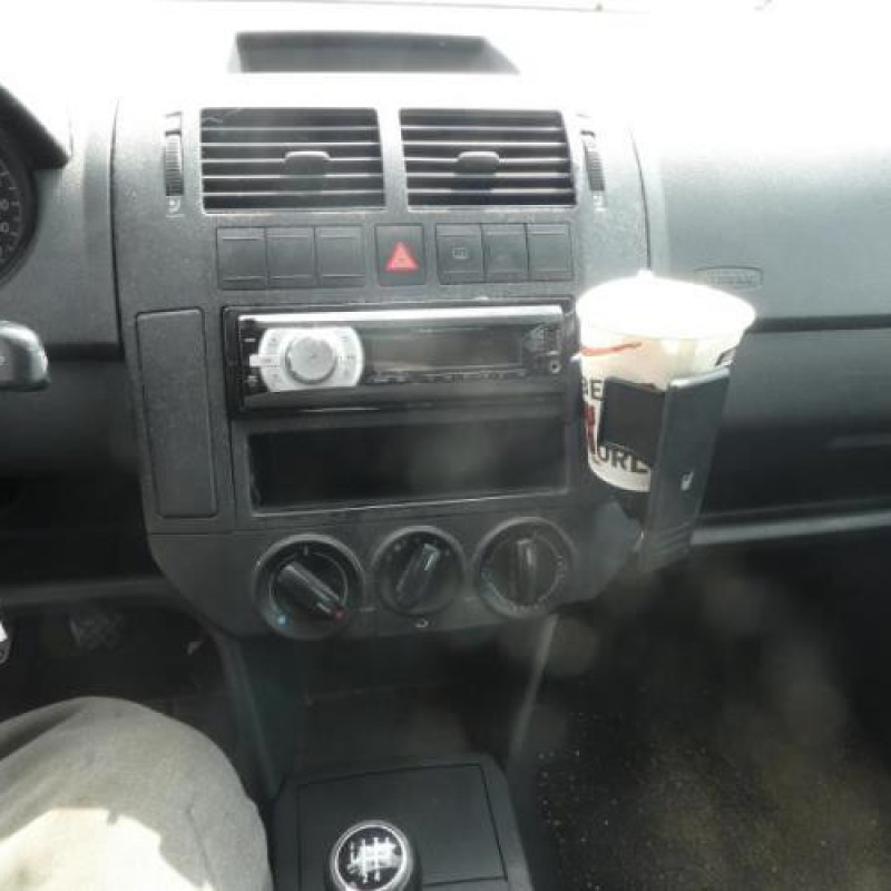 Malle/Hayon arriere VOLKSWAGEN POLO 4 Photo n°11