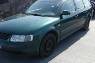 Retroviseur droit VOLKSWAGEN PASSAT 4
