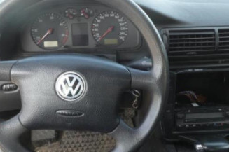 Retroviseur droit VOLKSWAGEN PASSAT 4