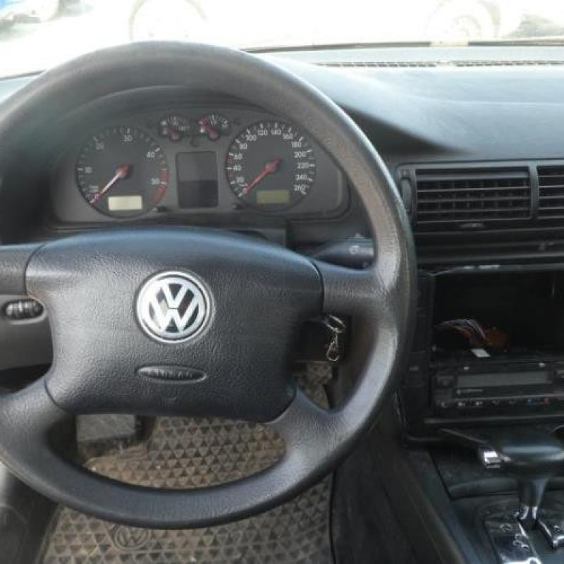 Retroviseur droit VOLKSWAGEN PASSAT 4 Photo n°11