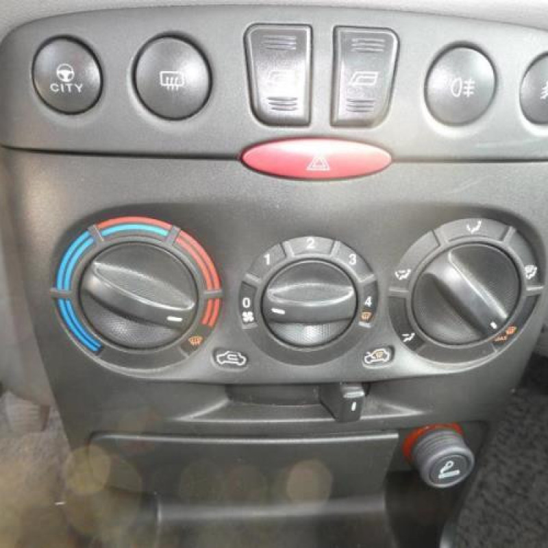 Malle/Hayon arriere FIAT PUNTO 2 Photo n°9