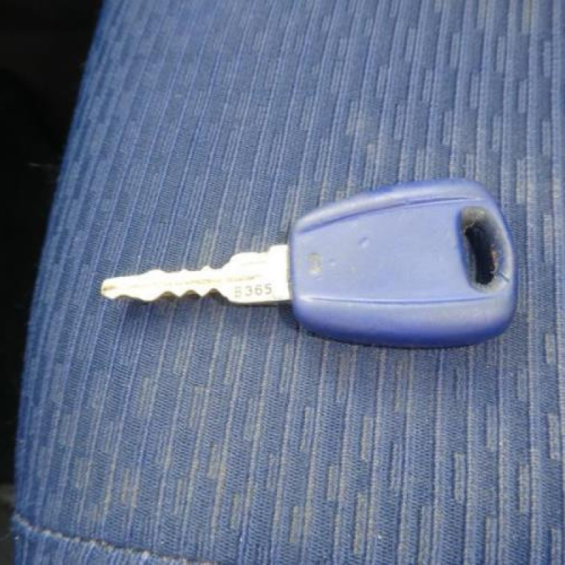 Malle/Hayon arriere FIAT PUNTO 2 Photo n°12