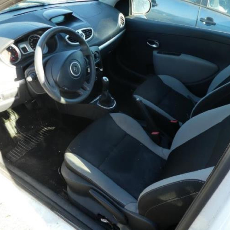 Air bag conducteur RENAULT CLIO 3 Photo n°5