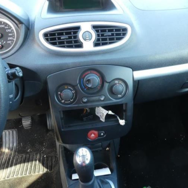 Air bag conducteur RENAULT CLIO 3 Photo n°7