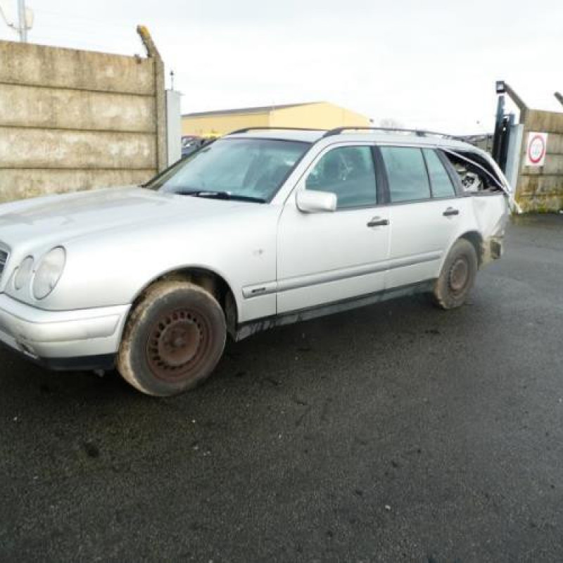 Pare soleil gauche MERCEDES CLASSE E 210 Photo n°3