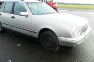 Pare soleil gauche MERCEDES CLASSE E 210