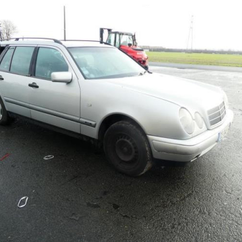 Pare soleil gauche MERCEDES CLASSE E 210 Photo n°4