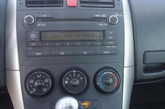 Attache ceinture arriere droit TOYOTA AURIS 1