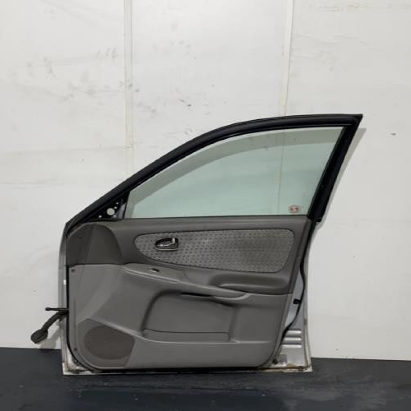 Porte avant droit MAZDA 626 4 Photo n°4