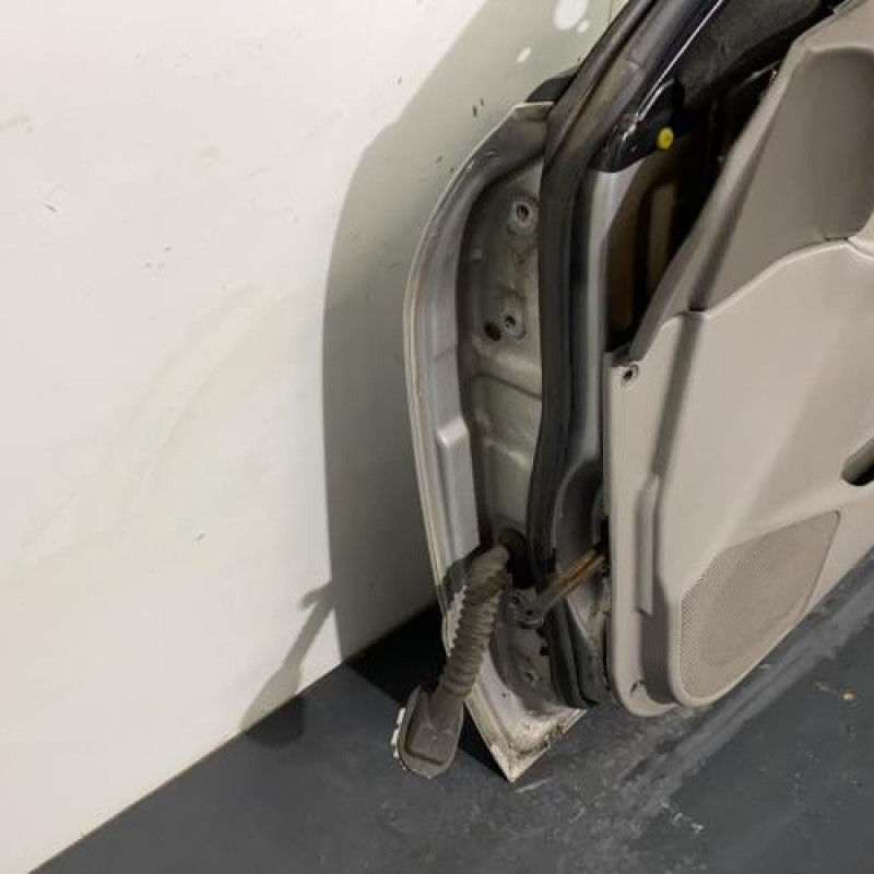 Porte avant droit MAZDA 626 4 Photo n°6