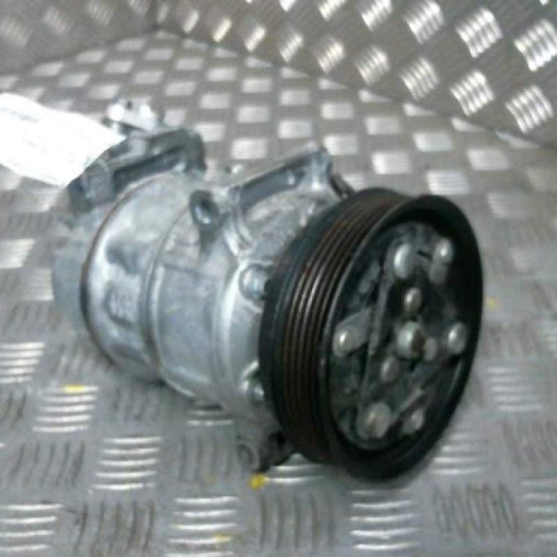 Compresseur clim RENAULT MEGANE 4 Photo n°1