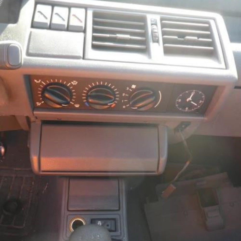 Porte avant droit RENAULT CLIO 1 Photo n°14