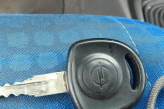 Serrure avant droit OPEL AGILA A