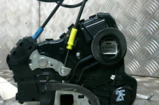 Serrure avant droit TOYOTA AURIS 1