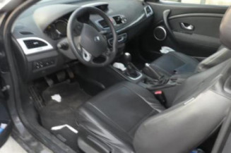 Pretensionneur de ceinture avant droit RENAULT MEGANE 3