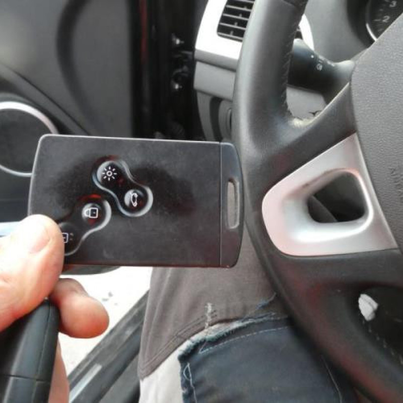 Air bag conducteur RENAULT MEGANE 3 Photo n°10