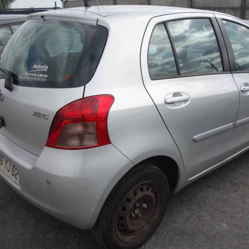 Compteur TOYOTA YARIS 2 Photo n°5