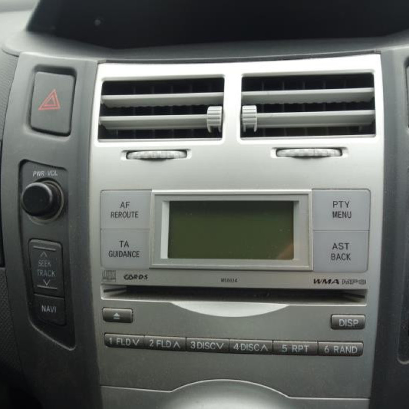 Compteur TOYOTA YARIS 2 Photo n°11