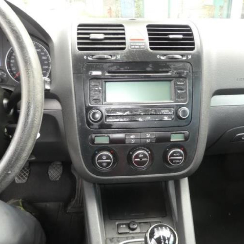 Air bag conducteur VOLKSWAGEN GOLF 5 Photo n°8