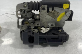 Serrure avant droit DACIA SANDERO 1