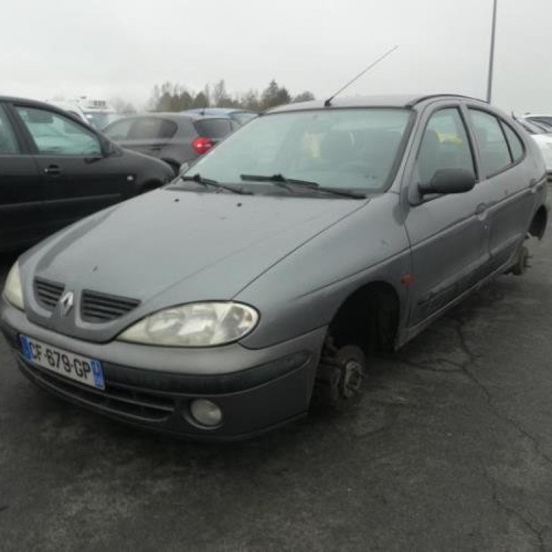 Compresseur clim RENAULT MEGANE 1 Photo n°4