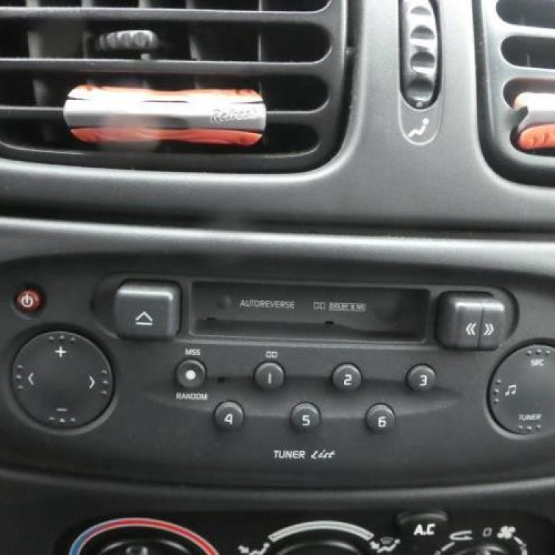 Compresseur clim RENAULT MEGANE 1 Photo n°11