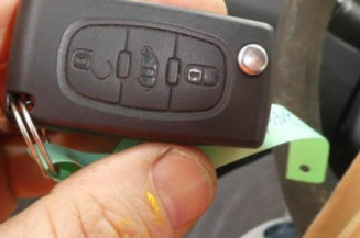 Serrure avant droit CITROEN BERLINGO 2