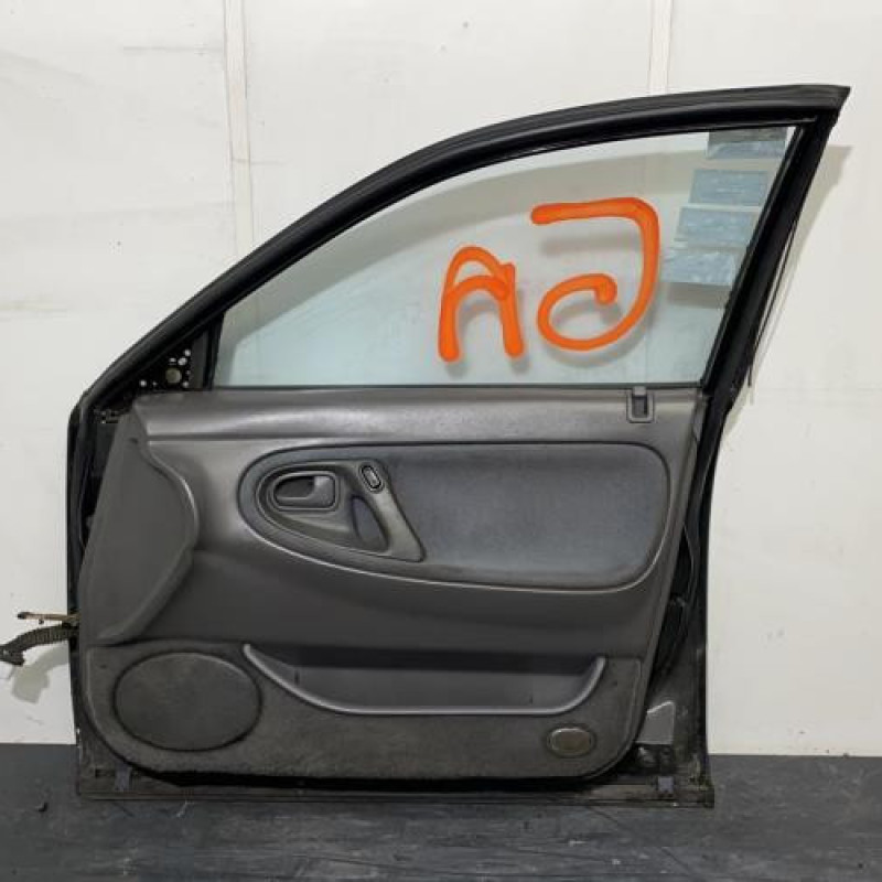 Porte avant droit MAZDA 626 3 Photo n°3