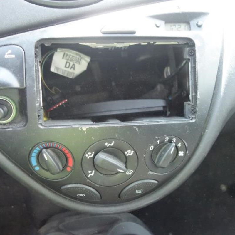 Air bag conducteur FORD FOCUS 1 Photo n°8
