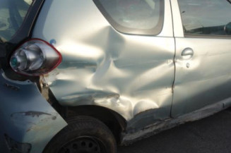 Leve vitre electrique avant droit TOYOTA AYGO 1