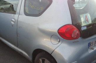 Leve vitre electrique avant droit TOYOTA AYGO 1